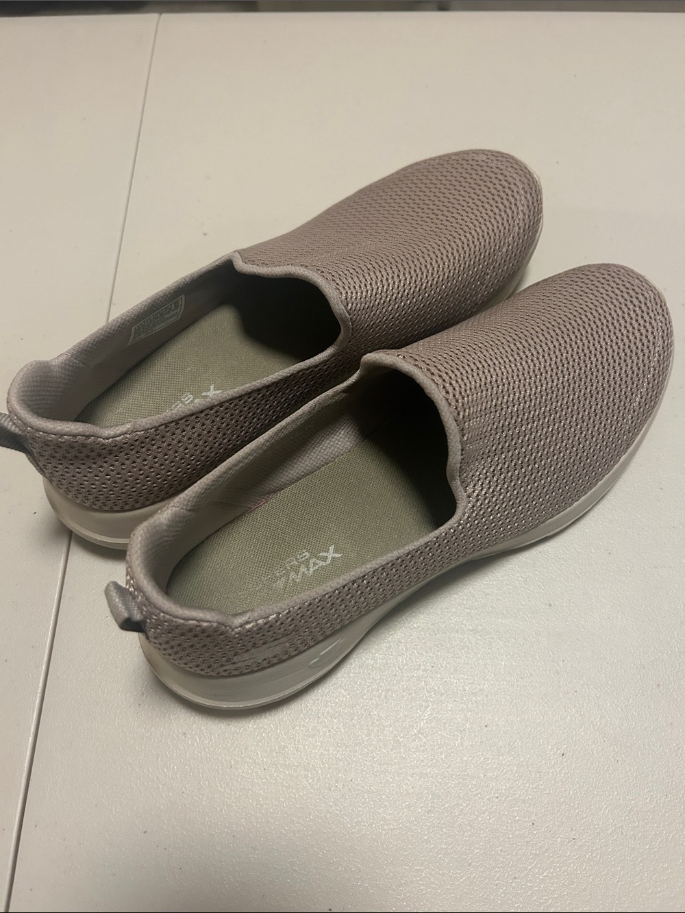 Sketchers Goga Mat, Slip-On Shoes in Taupe - Lightweight Comfort, 10.5
